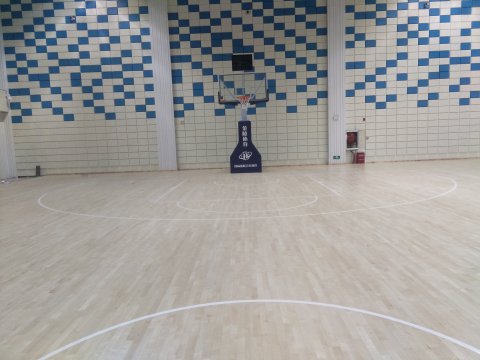 體育館運(yùn)動(dòng)木地板翻新，省錢(qián)又省力