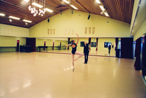 俱樂部健身房運(yùn)動(dòng)木地板怎么選