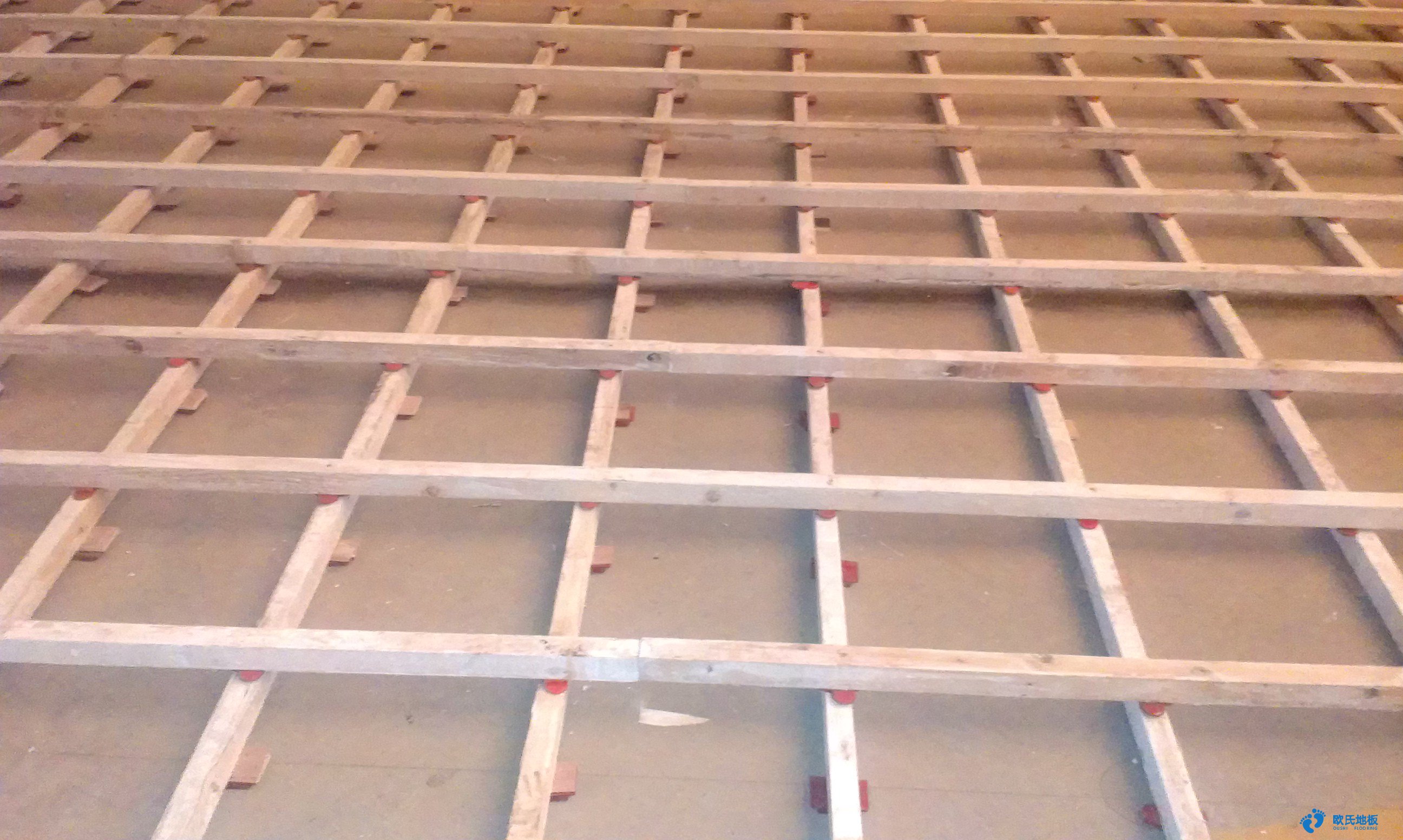 六盤水籃球運(yùn)動地板安裝 體育館實(shí)木地板