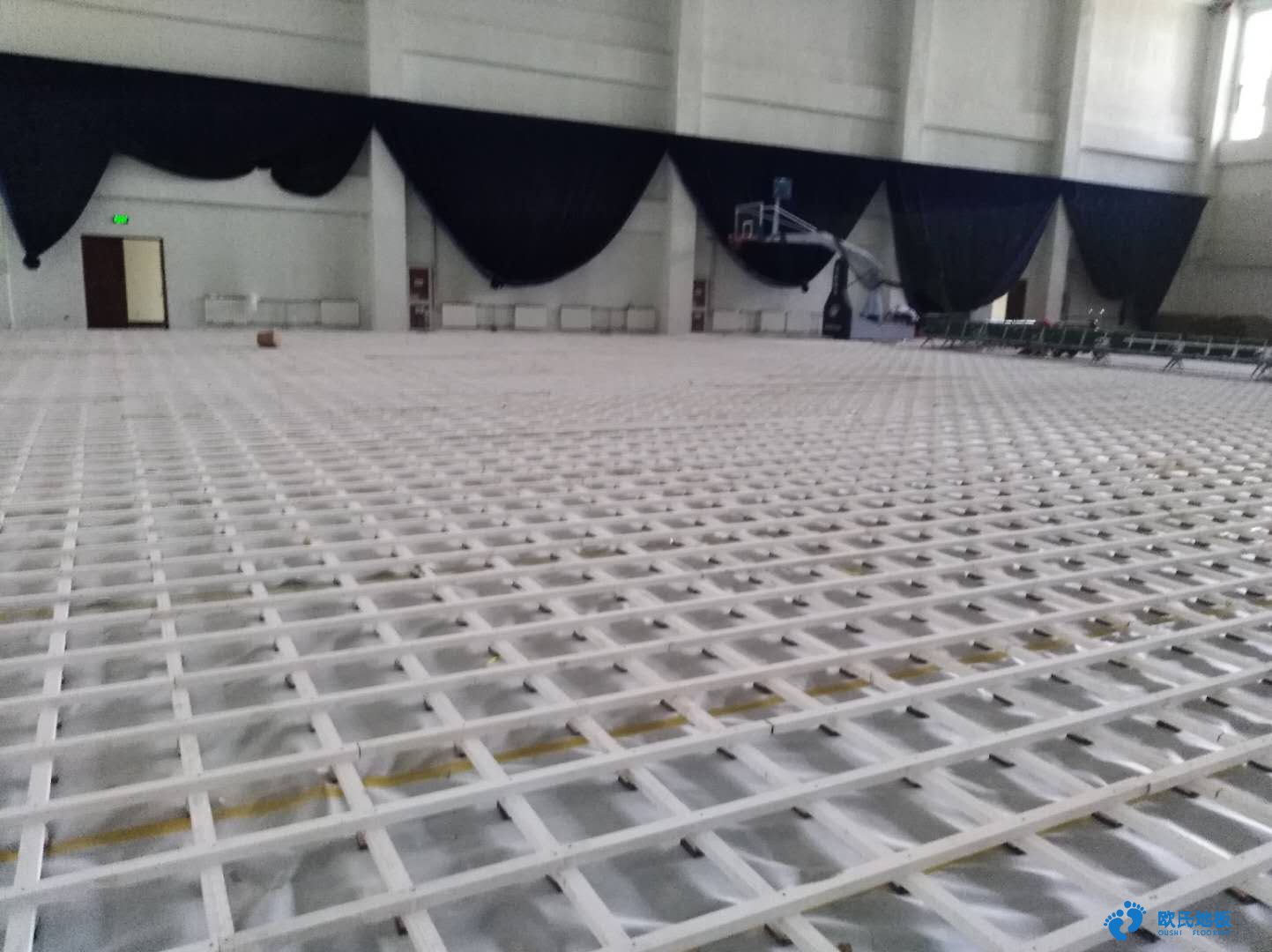 歐氏體育地板廠家 金華運(yùn)動木地板安裝