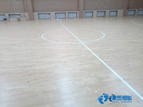 學(xué)?；@球場館木地板的含水率