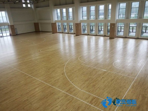 學(xué)?；@球場(chǎng)木地板木紋
