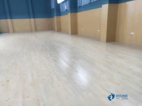 實(shí)木籃球場館地板報價1