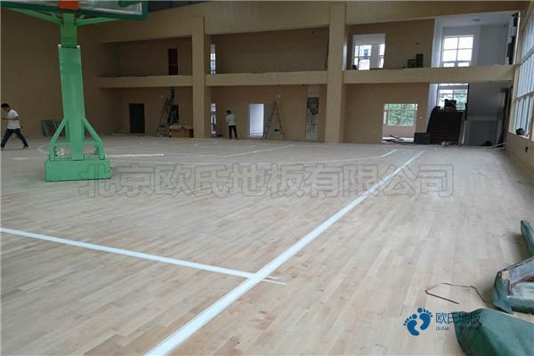 中學(xué)運(yùn)動場館木地板施工隊(duì)2
