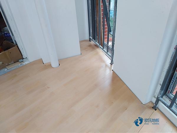 單龍骨籃球運(yùn)動(dòng)地板如何保養(yǎng)2