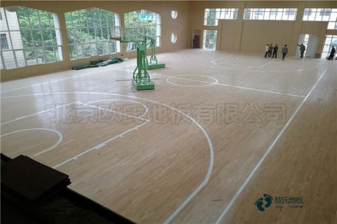 學(xué)?；@球場館木地板購買注意事項(xiàng)