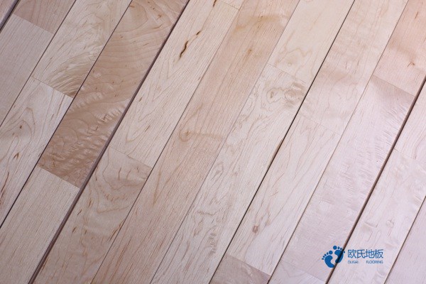 學(xué)?；@球場館地板包工包料2