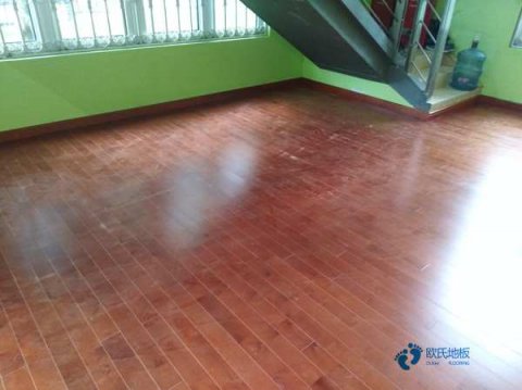 購(gòu)買(mǎi)體育場(chǎng)館地板哪個(gè)牌子環(huán)保