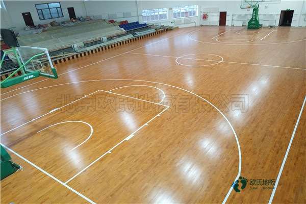 國標體育館木地板施工流程2