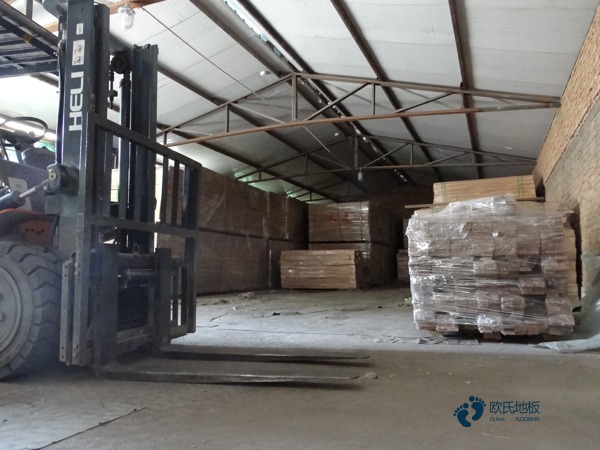 學(xué)?；@球場(chǎng)木地板使用范圍2