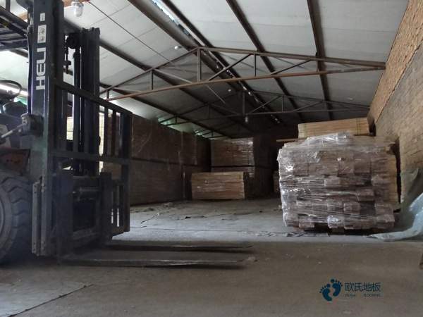 學(xué)?；@球場(chǎng)木地板使用范圍1