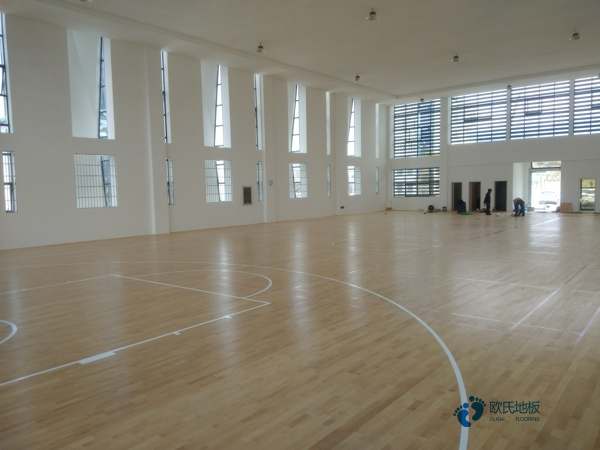 國標(biāo)運(yùn)動(dòng)館木地板施工步驟1