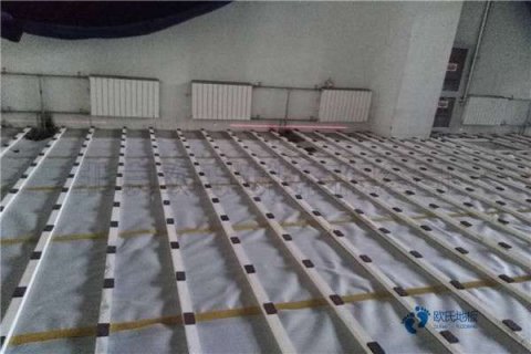 學(xué)?；@球館木地板防潮層