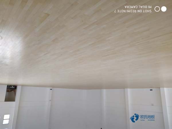 實(shí)木籃球場地板價(jià)格多少錢2